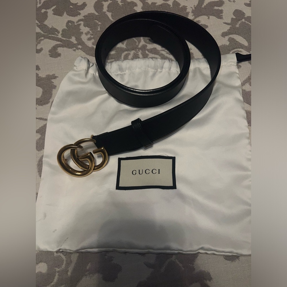 Authentic Gucci Gold Buckle Leather Black Belt - Picture 4 of 9